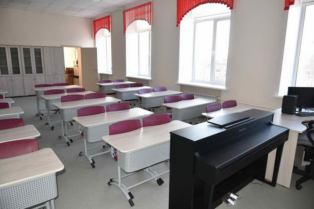 Два отремонтированных корпуса школы №19 в Белове примут 2060 учеников в новом учебном году