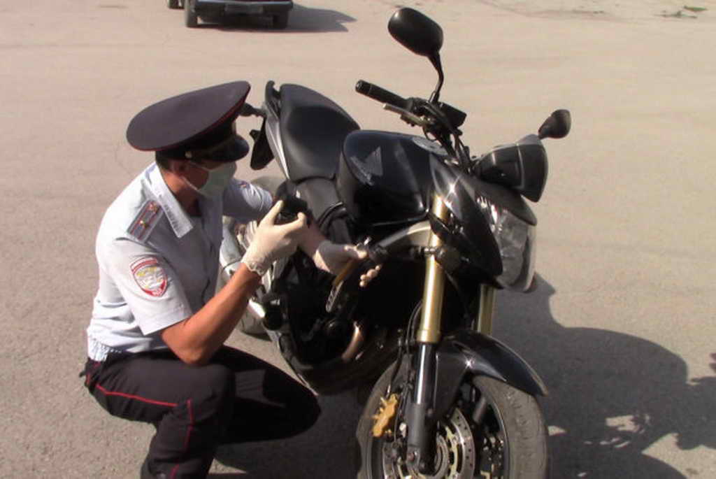 В Гурьевске инспекторы ГИБДД обнаружили мотоцикл, который был угнан на территории Великобритании