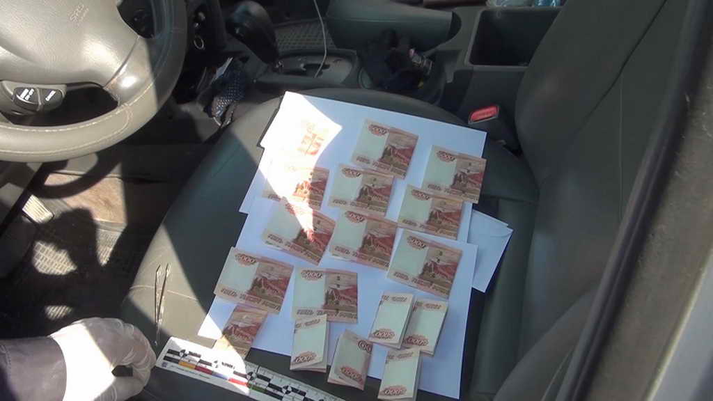 В Кемеровской области двое местных жителей обвиняются в распространении фальшивых банкнот
