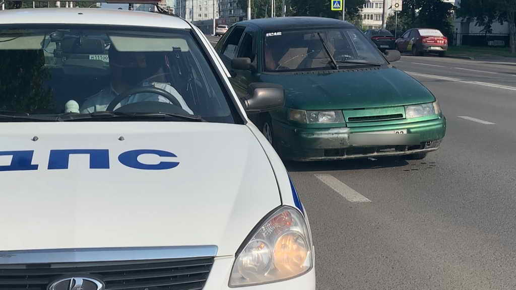 В Кемерове сотрудники Госавтоинспекции задержали нетрезвого мужчину, который угнал автомобиль