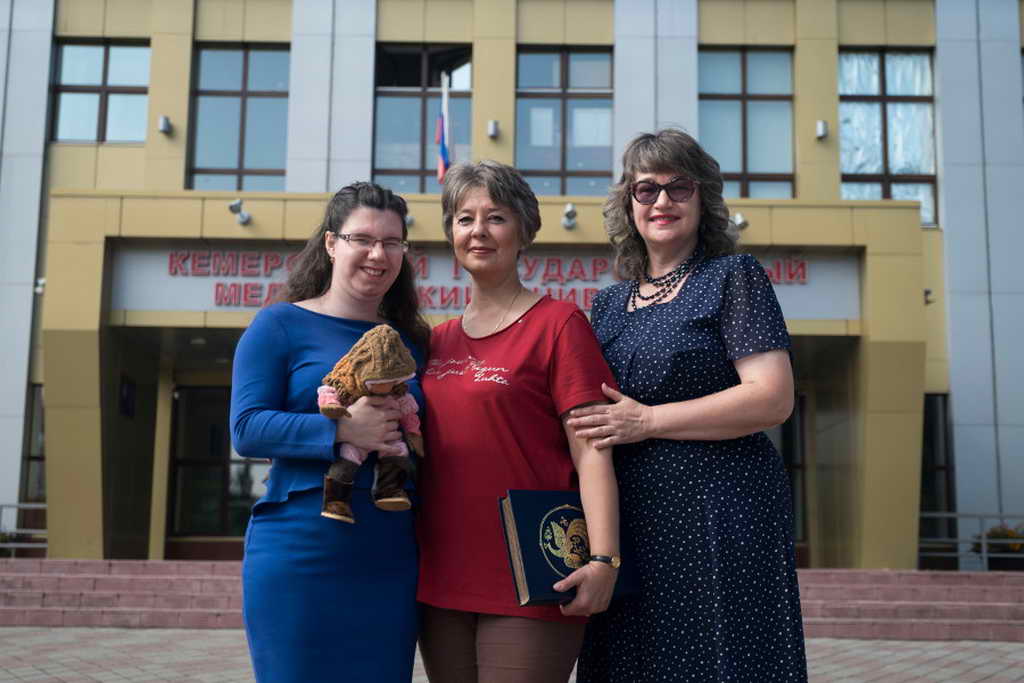Кемеровчанка поблагодарила Кемеровский медуниверситет за подготовку отличных специалистов, которые спасли жизнь ее дочери