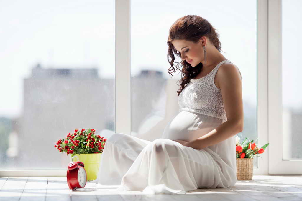 Беременным женщинам необходимо защищаться от COVID-19 ради себя и ребенка