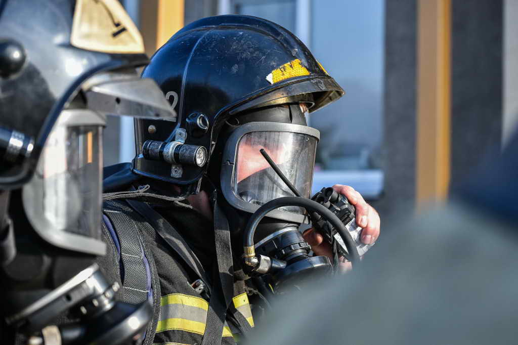 Юргинские огнеборцы спасли на пожаре пять человек