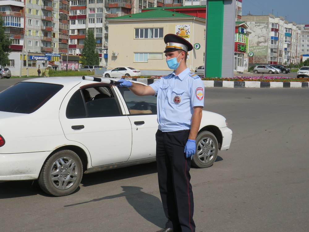 Инспекторы ГИБДД напомнили прокопьевским водителям о правилах перевозки детей
