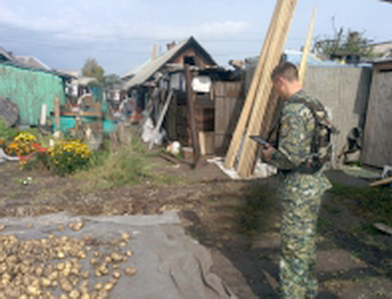 Житель Яшкинского района удерживал в подполье двух женщин