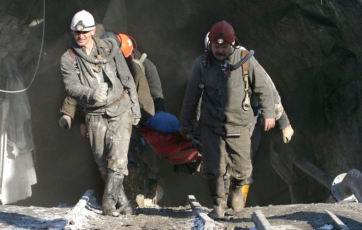 На шахте в Кузбассе произошло обрушение из-за выброса метана
