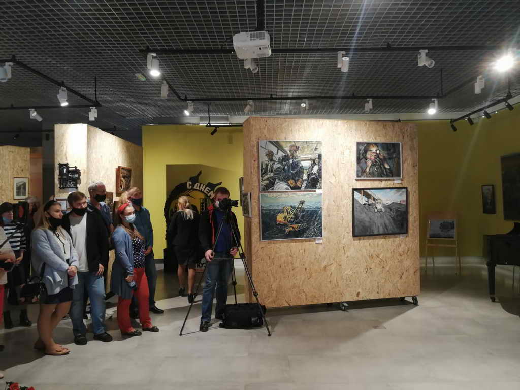 В Кузбассе завершилась XVIII Региональная выставка-конкурс изобразительного искусства «Шахтерский характер»