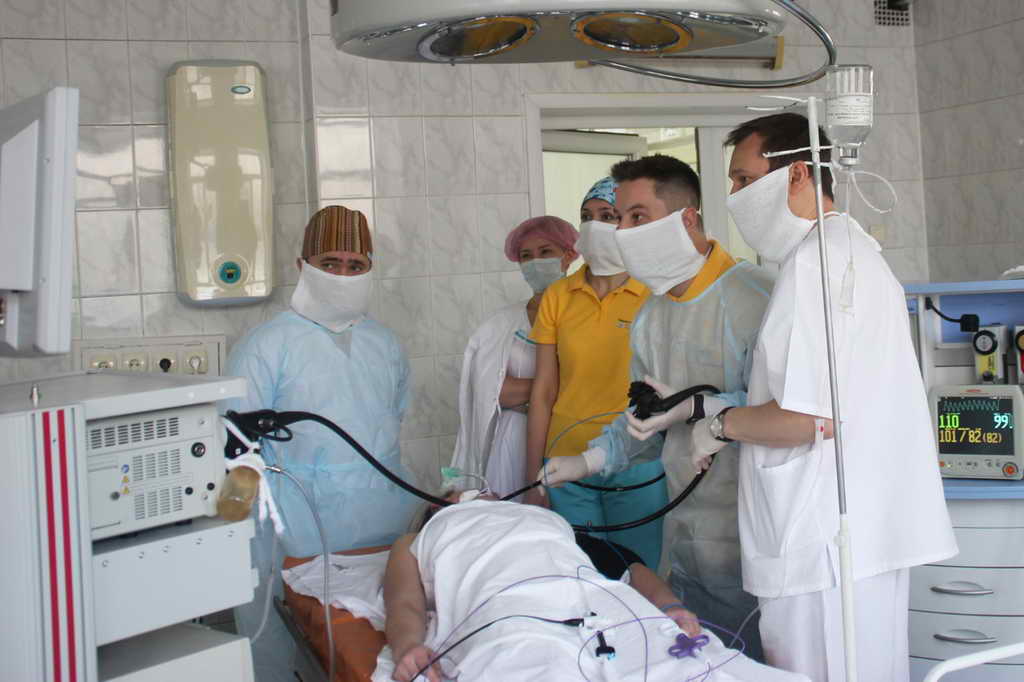 Эндоскописты 29-й больницы Новокузнецка выполнили уникальную операцию по методу «хирургия через замочную скважину»