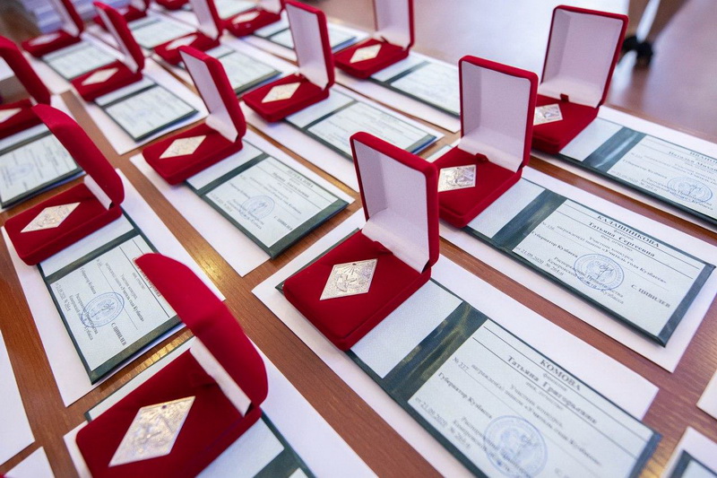Победители конкурсов «Учитель года России» и «Ученик года – 2020» получили награды