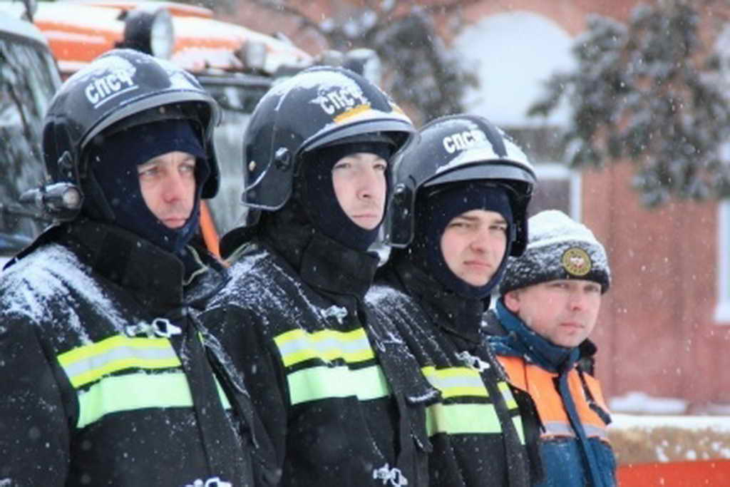Новокузнецкие огнеборцы спасли троих человек на пожаре