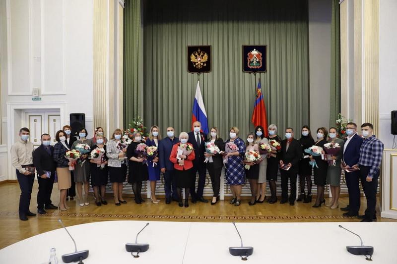 Медики Кузбасса получили награды за вклад в борьбу с коронавирусом