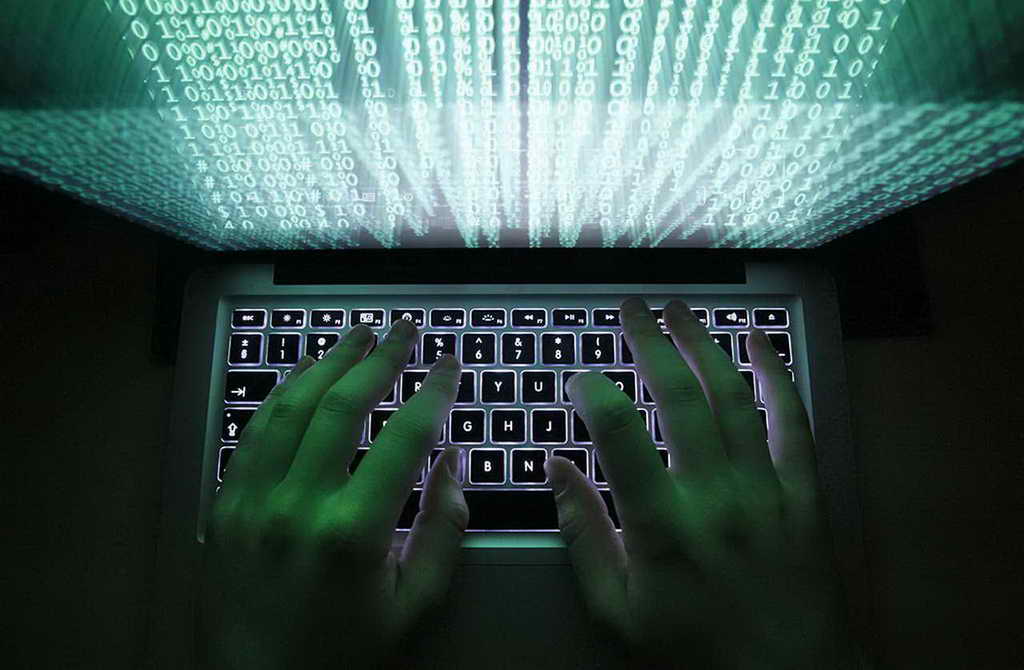 В Минцифры заявили о «профессиональных» кибератаках на портал госуслуг