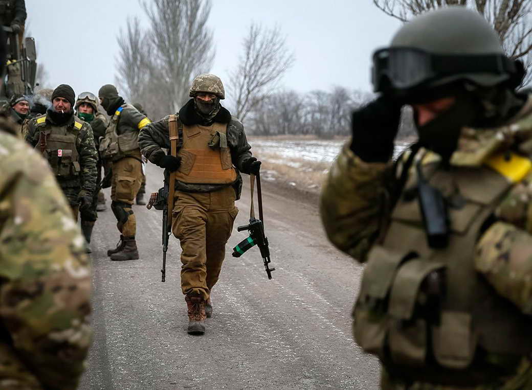 Зеленский объявил военное положение по всей Украине