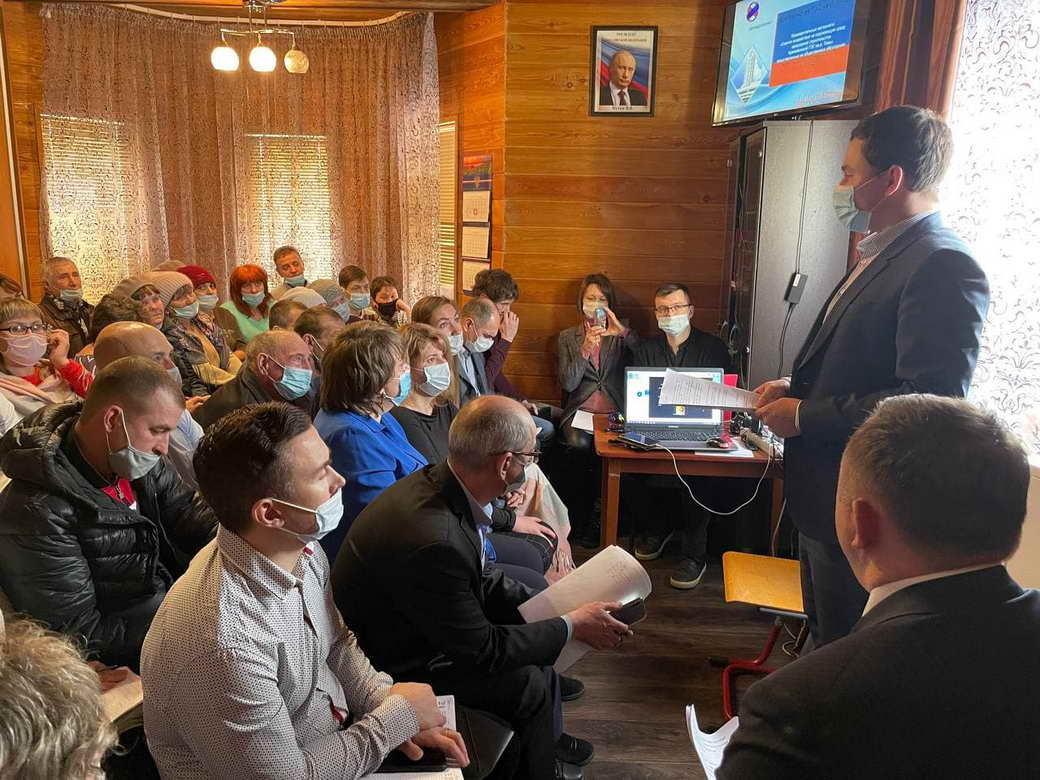 В поселке Осиновое Плесо состоялись слушания по завершению строительства Крапивинской ГЭС