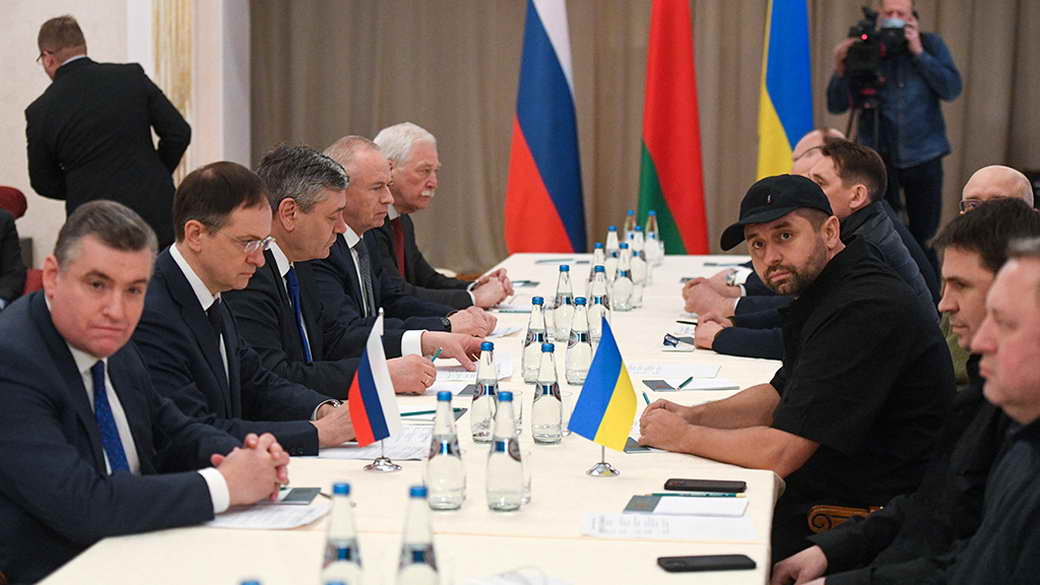 Начались переговоры Украины и России