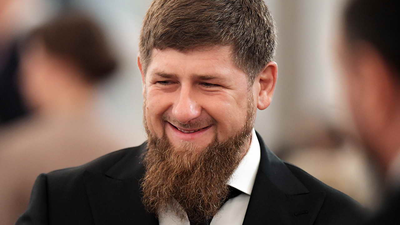 Кадыров призвал Зеленского извиниться перед Путиным
