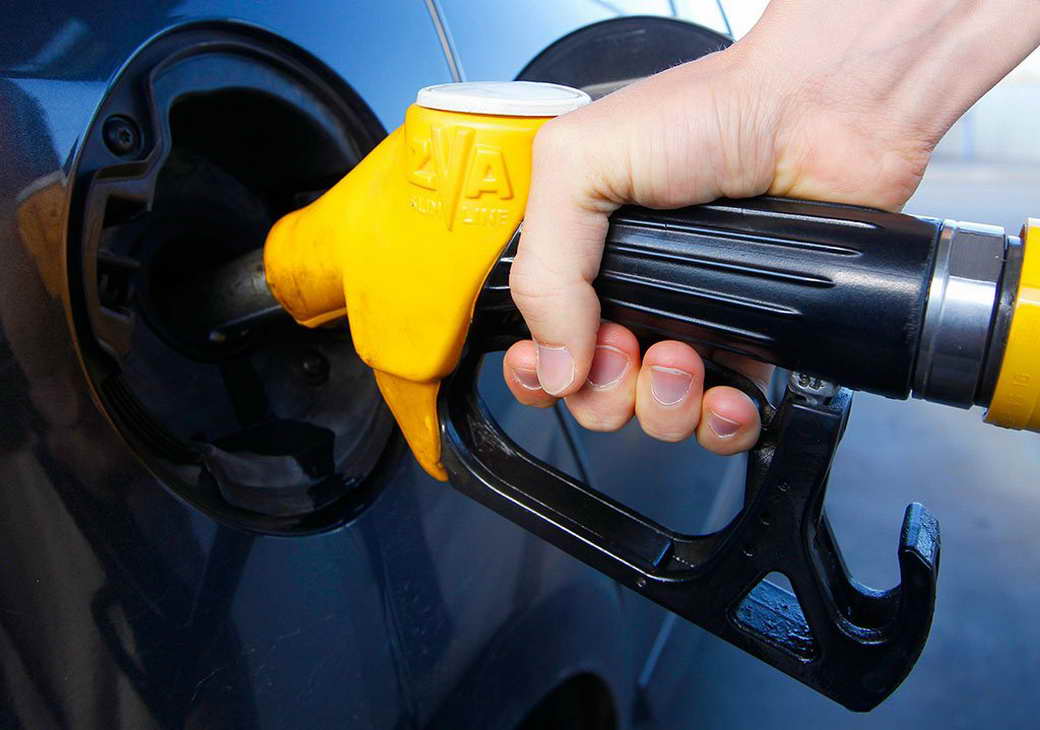 Бензин дешевеет из-за экспортных ограничений