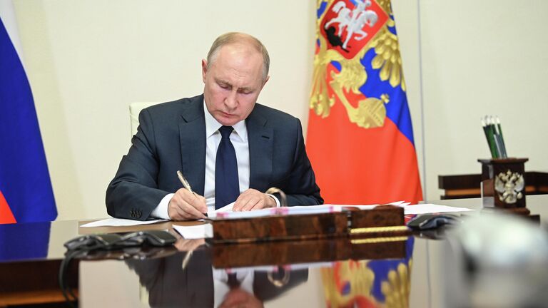 Путин подписал закон о статусе участников операции на Украине