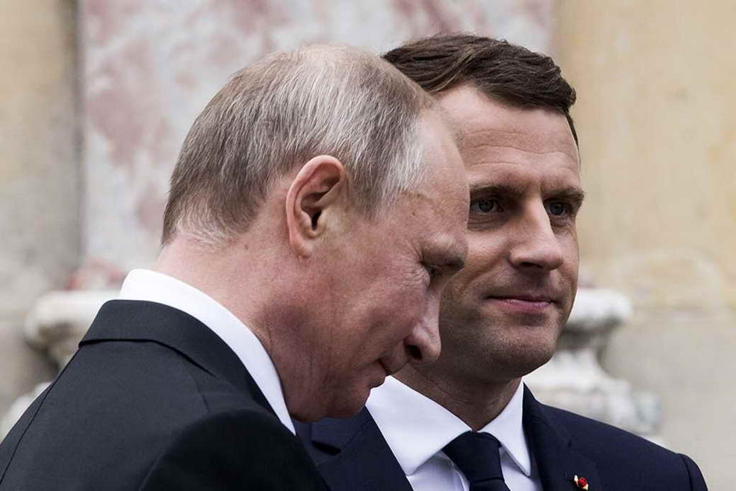 Путин обсудил с Макроном ситуацию на Украине и газ за рубли