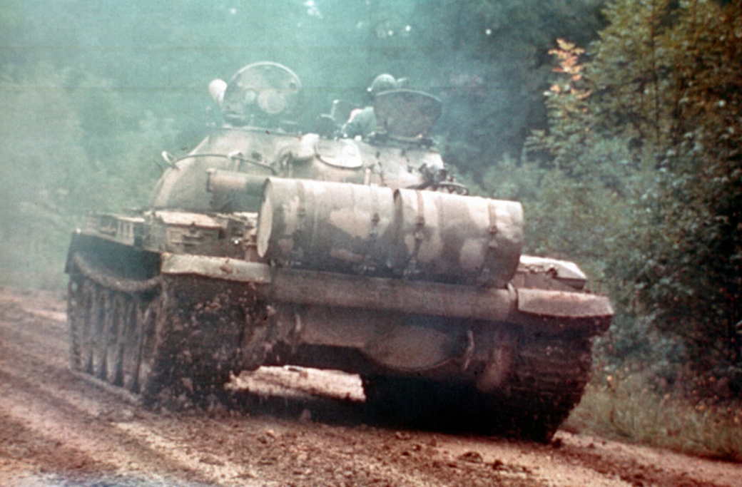 И на старуху бывает война: зачем России понадобились 60-летние танки Т-62