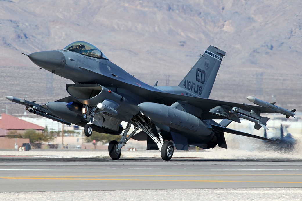 СМИ назвали возможный срок поставки Украине истребителей F-16