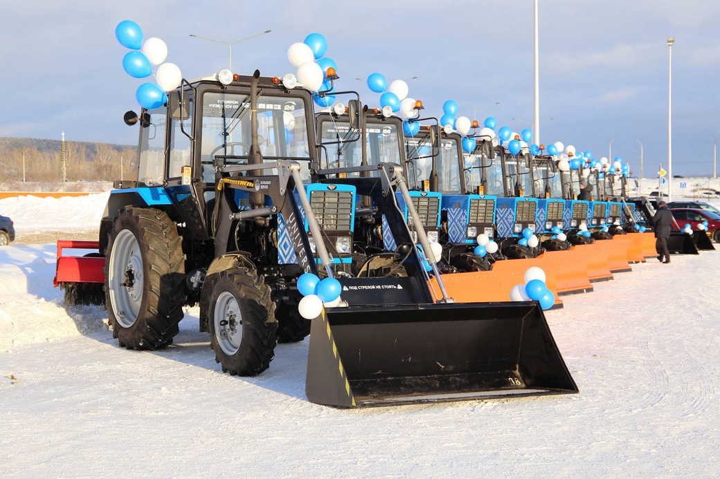 10 муниципалитетов КуZбасса получили новые тракторы из Беларуси