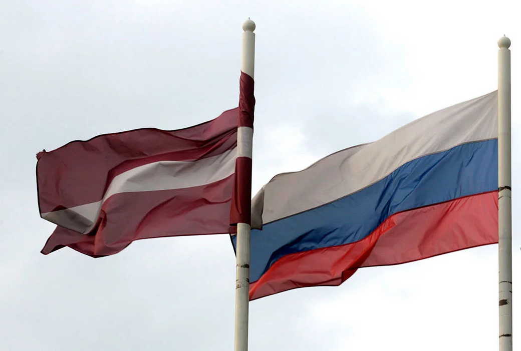 В Латвии пригрозили депортацией 1,1 тыс. россиян
