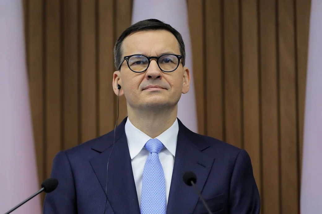 Экс-премьер Польши заявил о «глубоко тревожной» ситуации на Украине