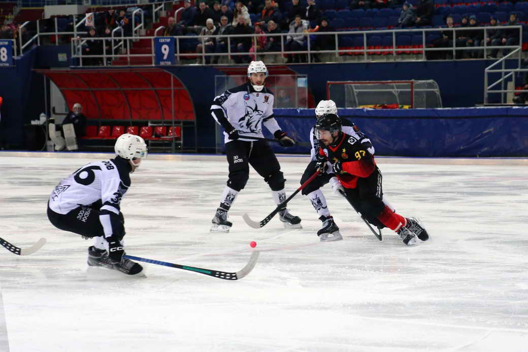 Решающие матчи XXXII чемпионата России по хоккею с мячом состоятся в Ледовом дворце «КуZбасс» 19 и 20 марта