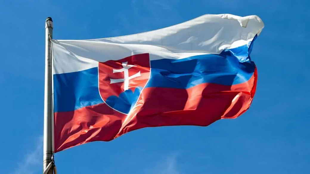 Словакия стоит на пороге гражданской войны, заявил глава МВД