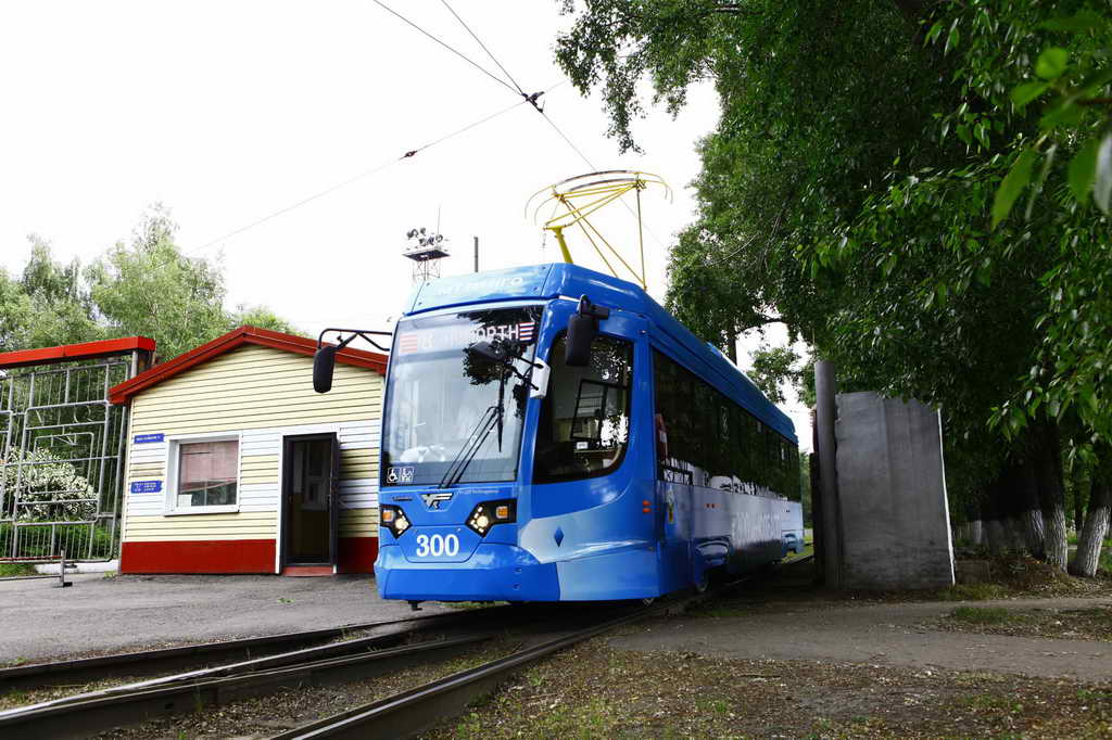 Три новых трамвая лимитированной «кузбасской» серии начали работать в Новокузнецке