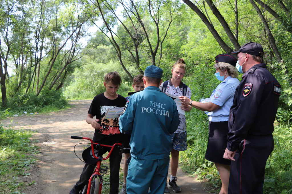 Сотрудники МЧС России и Кузбасского линейного управления на транспорте проводят совместные рейды по безопасности на воде