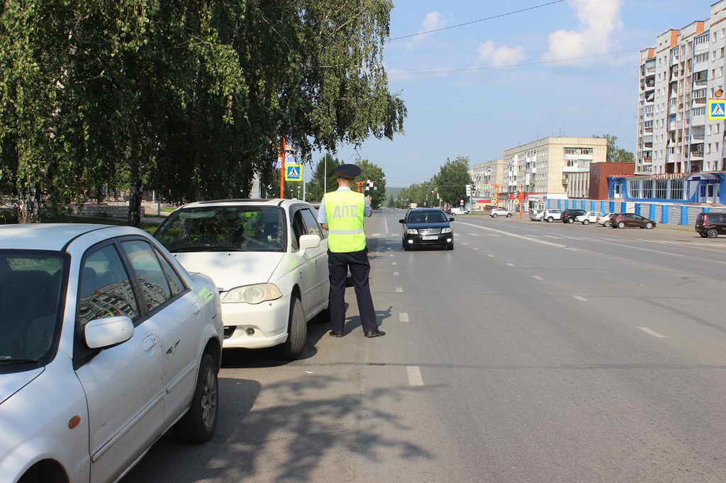 В Юрге инспекторы ГИБДД призвали водителей соблюдать правила проезда пешеходных переходов