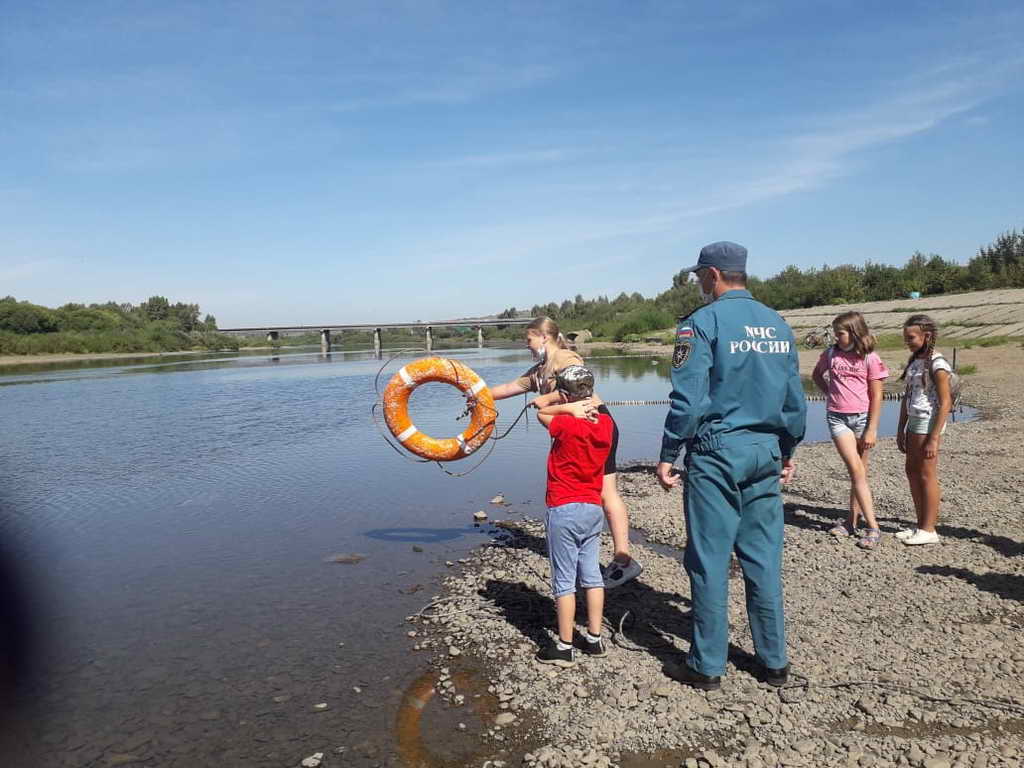 Мастер-классы по безопасности на воде провели в городах Осинники и Калтан