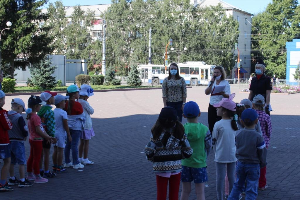 В Ленинске-Кузнецком полицейские и общественники провели игровое мероприятие для дошкольников