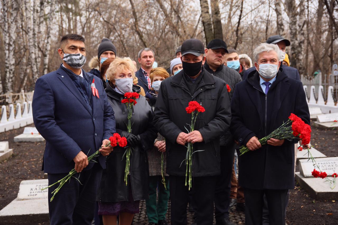 В Прокопьевске состоялось торжественное открытие воинского захоронения после реконструкции