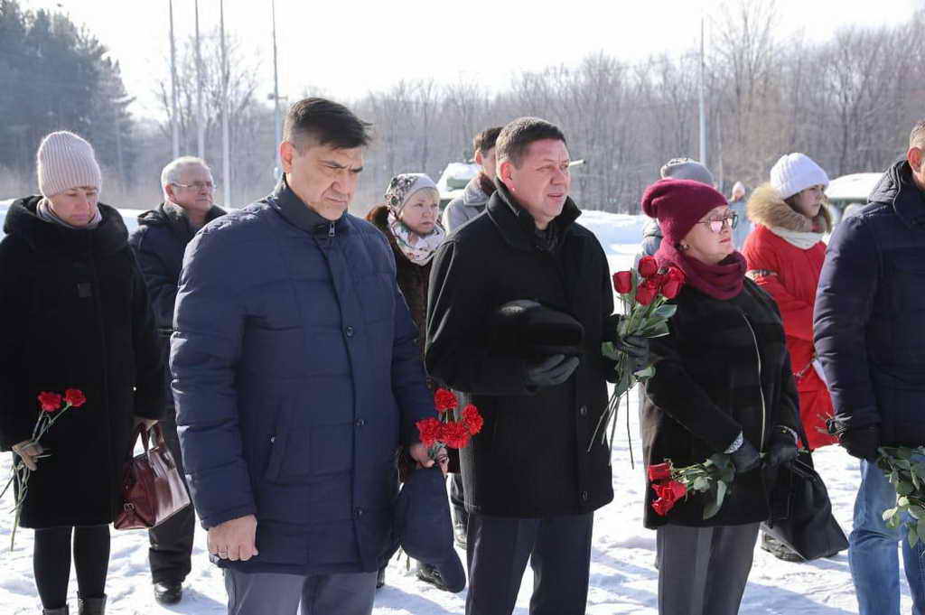 В Прокопьевске почтили минутой молчания солдат освободивших нашу страну от фашизма