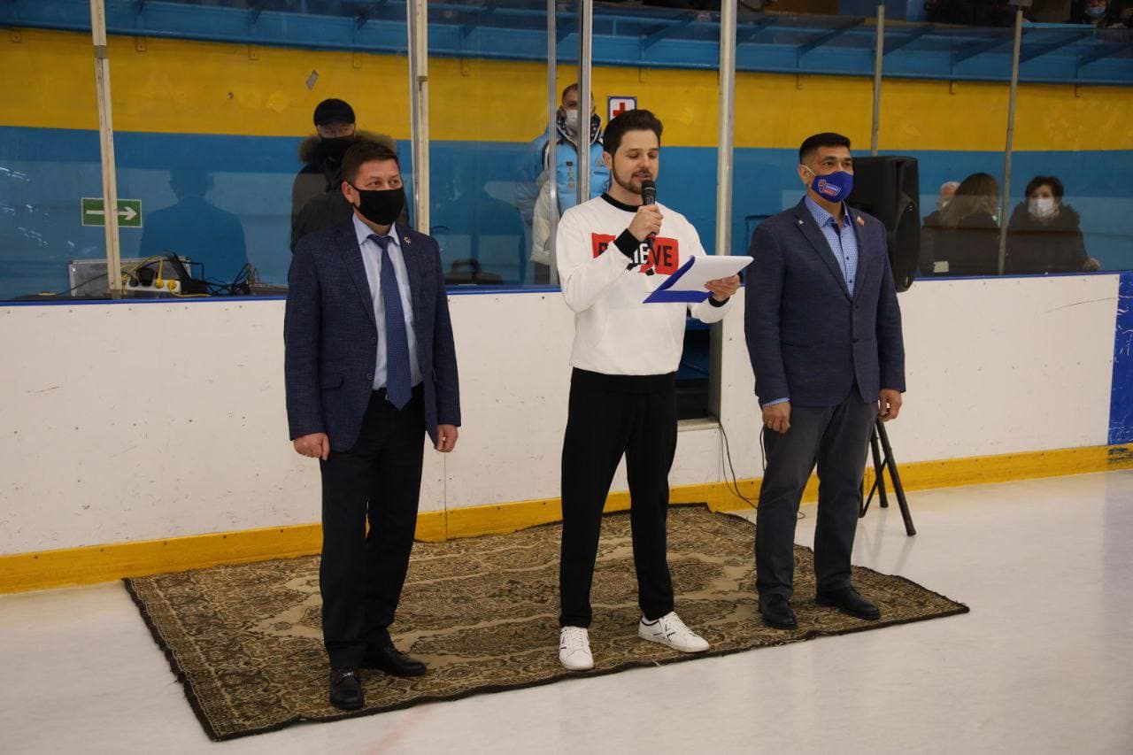 Товарищеский матч по хоккею между командами любителей спорта Администраций городов Прокопьевска и Новокузнецка