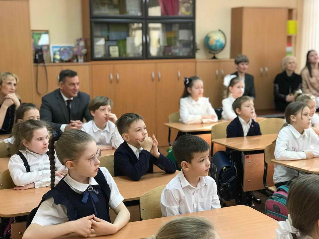 Более 310 тысяч кузбасских школьников узнали об истории освоения космоса на открытых уроках «Разговоры о важном»