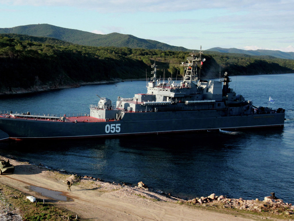 Тихоокеанский флот РФ провел учебный бой в Охотском и Японском морях