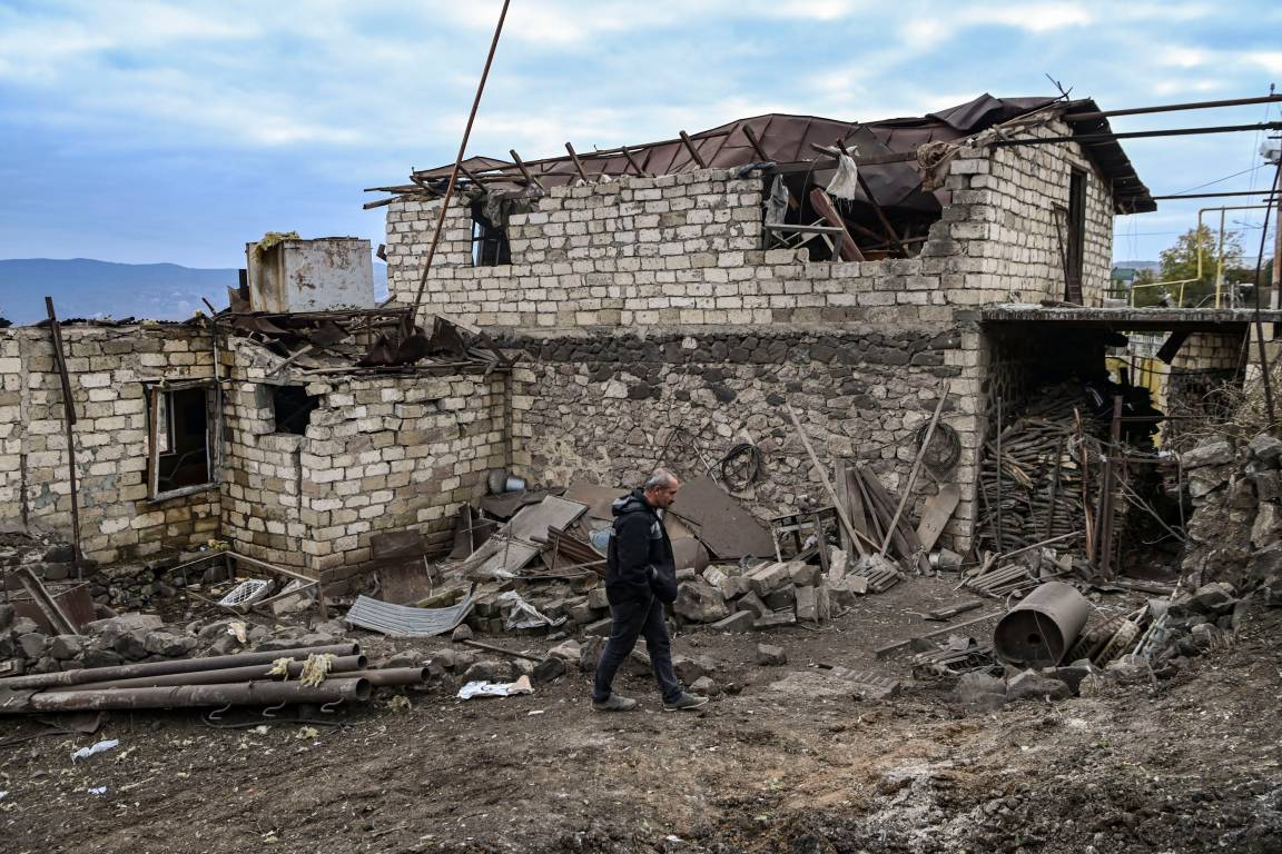 В Нагорном Карабахе разместят российских миротворцев