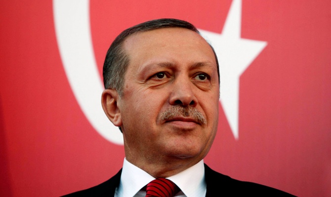 Эрдоган призвал турок не покупать французские товары