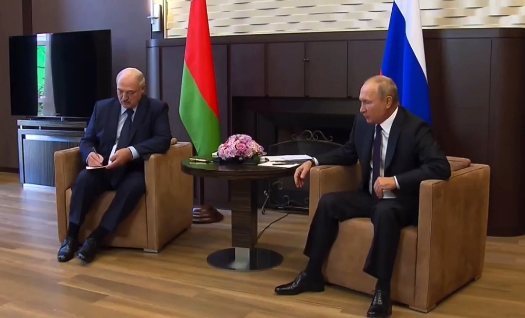 Путин и Лукашенко проговорили вдвоем почти четыре часа