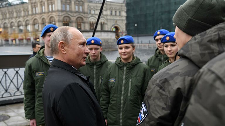 Путин призвал не забывать об обязанностях перед государством