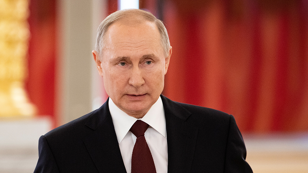 Путин потребовал от министров не списывать свои ошибки на пандемию
