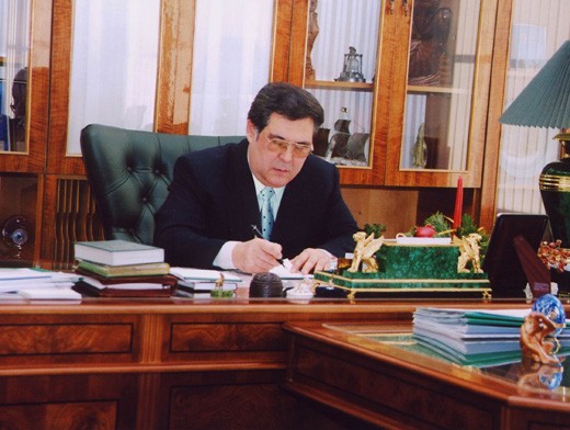 9 января губернатор А.Г.Тулеев отстранил от занимаемых должностей ответственных лиц сферы ЖКХ в четырех территориях области 