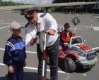 Знают все мои друзья, знаю ПДД и я