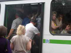 В Кузбассе съехал в кювет автобус с 11 пассажирами
