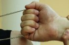 В Новокузнецке грабитель напал на пенсионерку