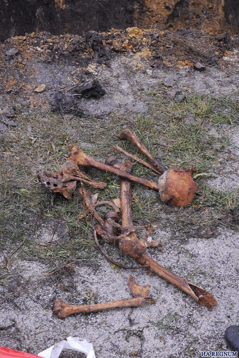 Беловские коммунальщики нашли старинное захоронение